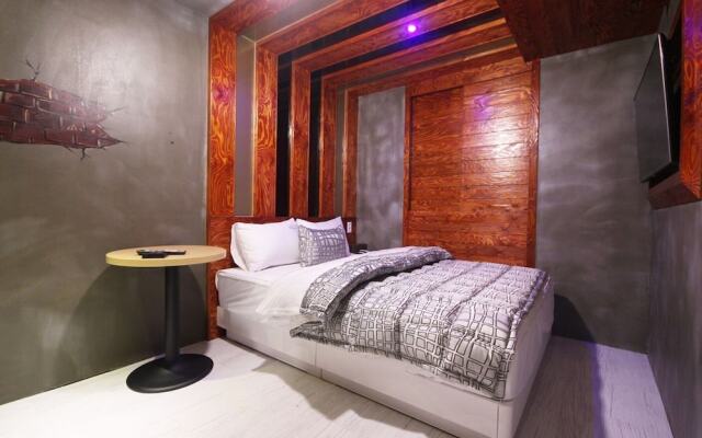 Busan Jangjeon-dong Oops