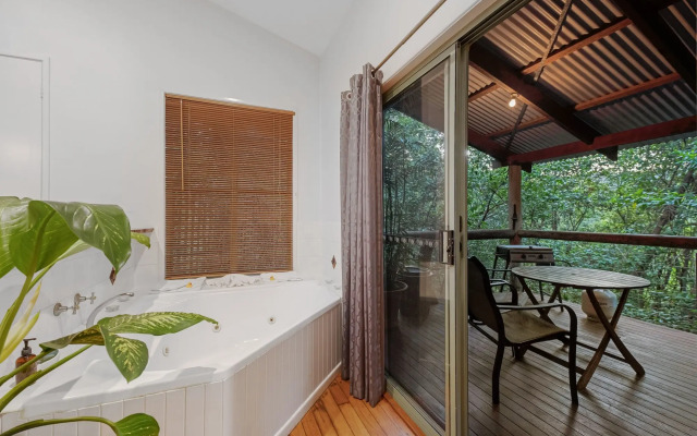 Hunchy Hideaway