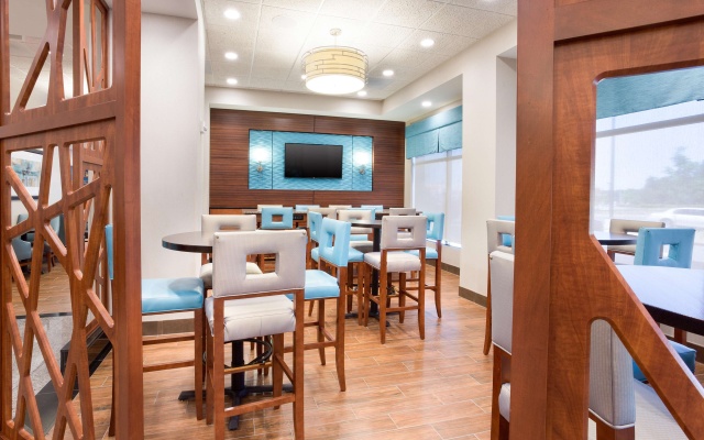 Drury Inn & Suites Burlington