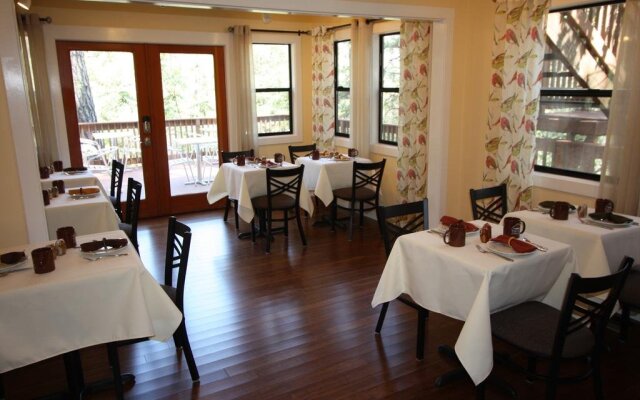 The Inn at Shasta Lake