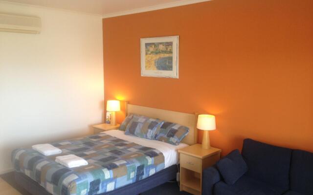 Seaview Motel and Apartments