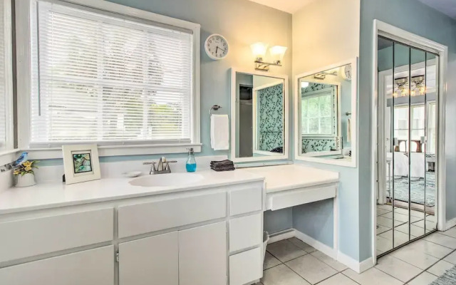 Family-friendly Savannah Vacation Rental w/ Decks!