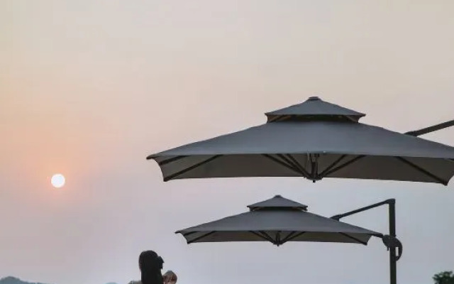 Anji Moma Hummer Resort