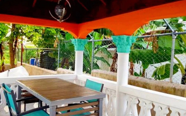 Runaway Bay Gem Villa