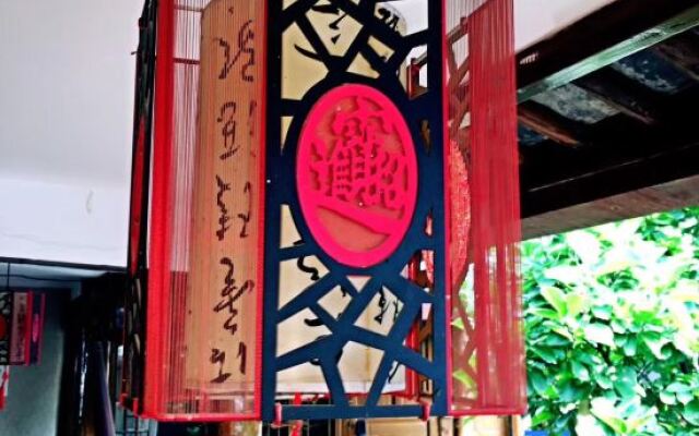 Huaqian Yuexia Inn Lijiang