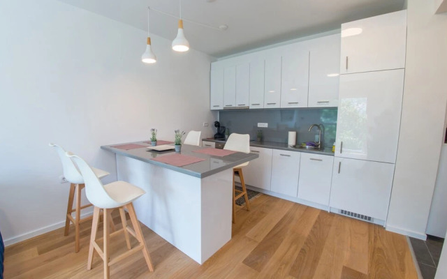 Apartment Ema