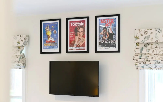 Playhouse Family Escape for 4!