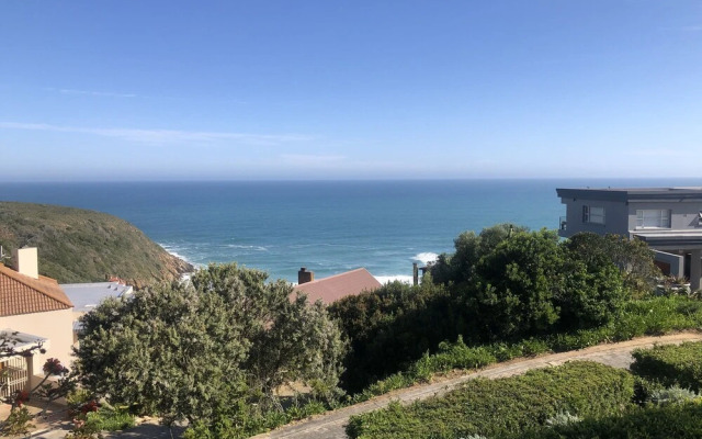 Dutton's Cove Guesthouse