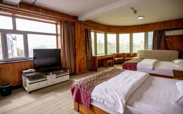 Family Selected King Bed Hotel
