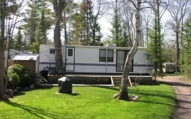 Jell-E-Bean Campground and Trailers