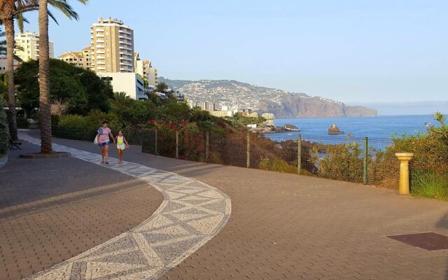 Apartment With 3 Bedrooms in Funchal, With Wonderful sea View, Shared Pool, Furnished Terrace - 50 m From the Beach