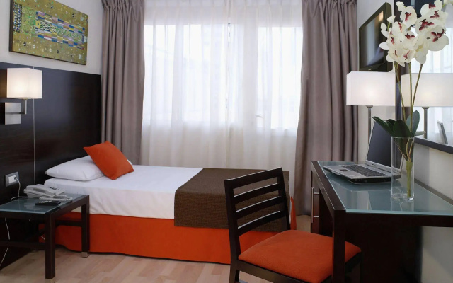 Hotel Adonis Pelinor