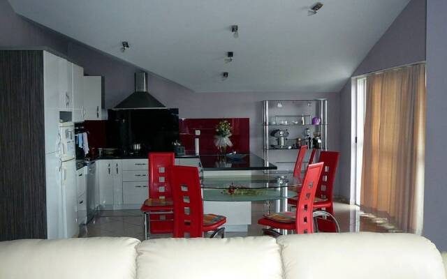 Modern Holiday Home Zadar With Veranda