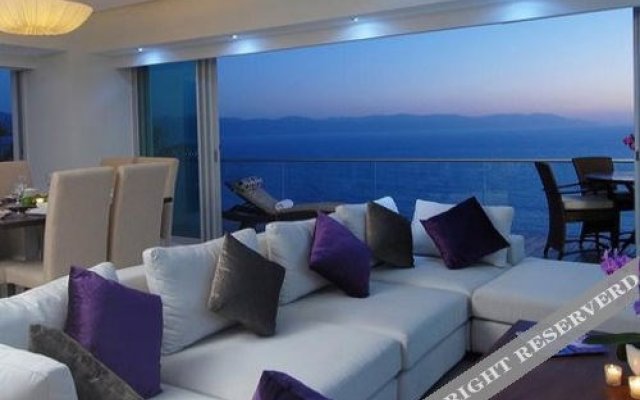 Unlimited Luxury Villas - Icon Vallarta Condo