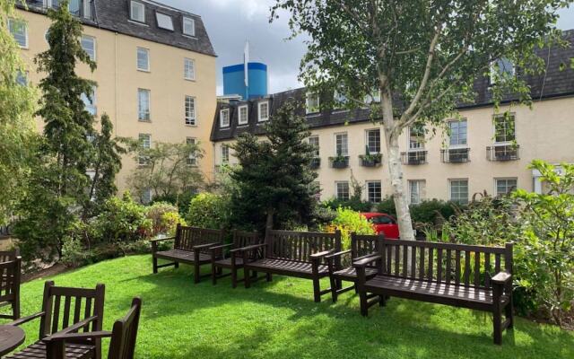 Modern Flat in the Heart of Edinburgh