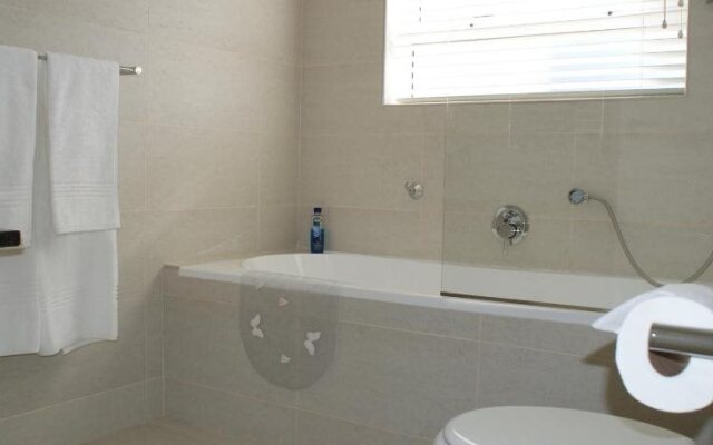 Moya Manzi Beach House