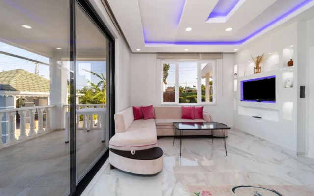 Marvelous Conservative Villa in Muratpasa
