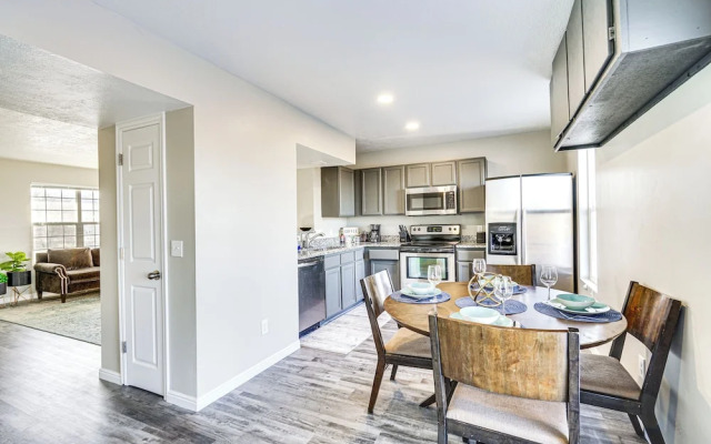 Spacious Utah Home: 34 Mi to Salt Lake City