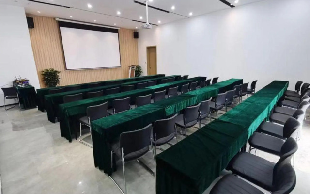 Echarm Hotel (Kaifeng Jinming Plaza)