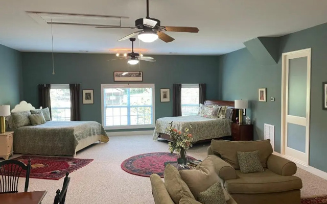 Full Circle Farm Inn