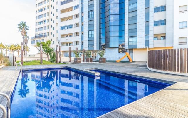 Apartment With 3 Bedrooms, sea Views and Pool