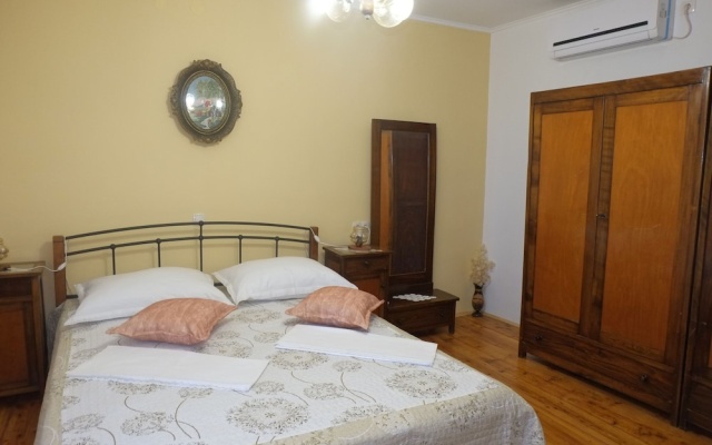 House Dragica