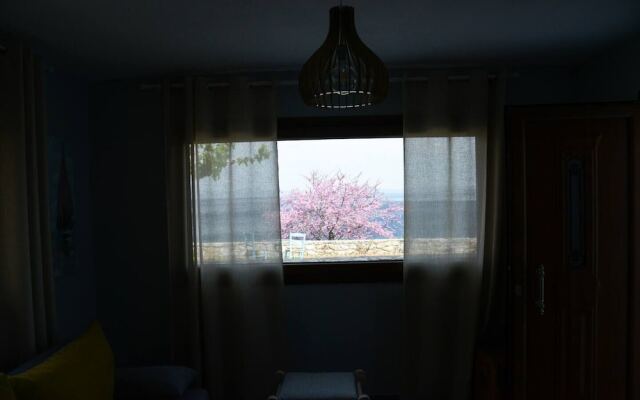 Athena Charming apt with stunning view