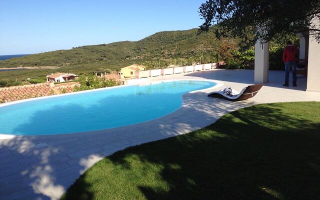 Villa With 3 Bedrooms in San Teodoro, With Wonderful sea View, Private