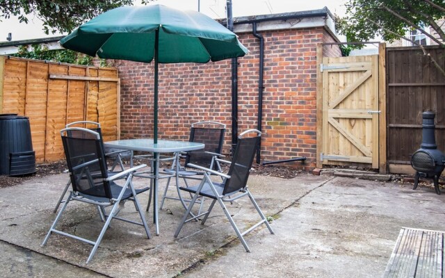 Bright Garden Flat In Wimbledon