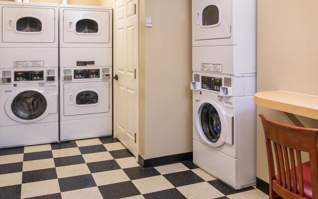 Extended Stay America Suites Chantilly Dulles (ex. TownePlace Suites By Marriott Chantilly Dulles South)