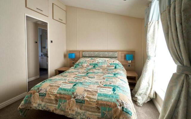 2BD Seafront Lodge Amazing Views in Kent