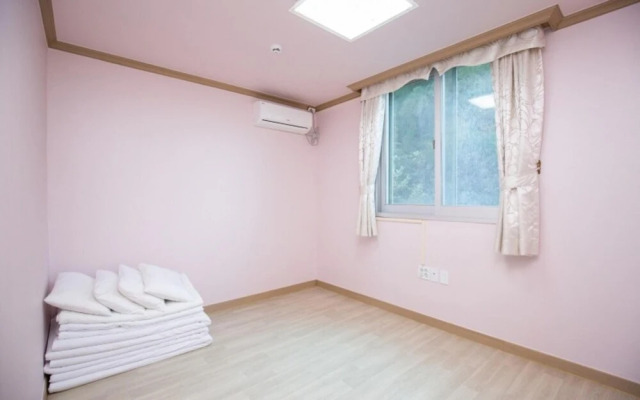 Yangyang Cheheommaeul Pension
