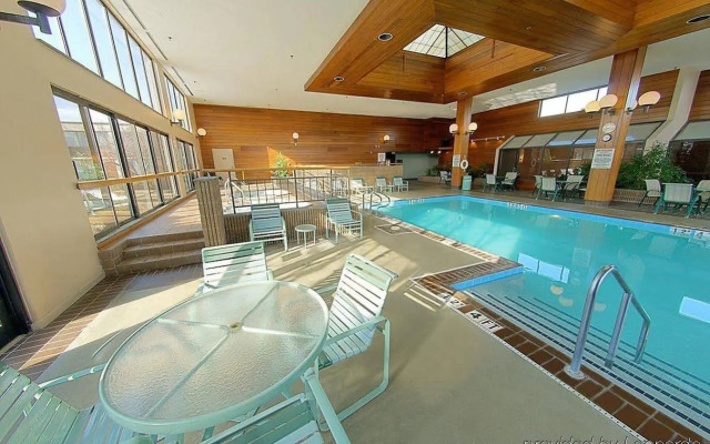 Cortina Inn
