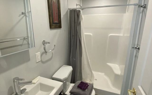 Harrison Lake Cottages