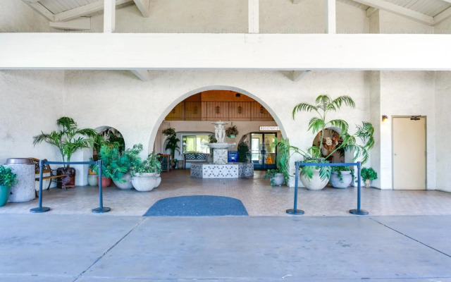 California Suites Hotel