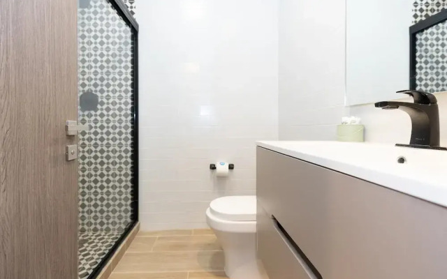 The Stylish Condo by Acomodo