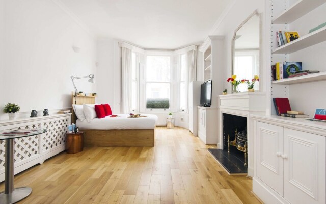 The Collingham Place Residence - AMI