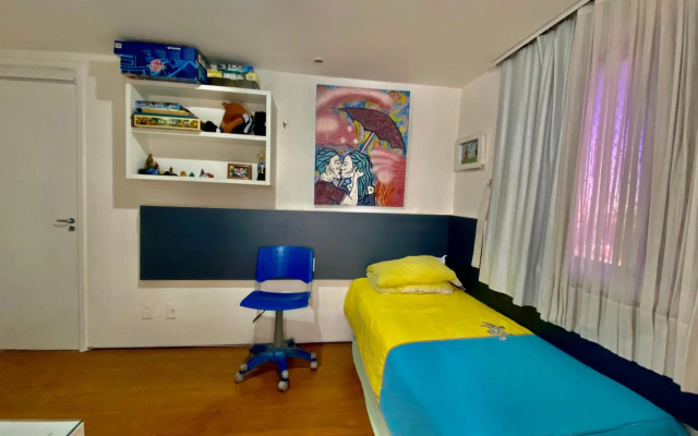 Apartamento vista mar, 2 Suítes, WC Social,2 vagas