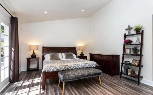 Villa Sausalito - Newly Designed 4BR HOUSE & POOL by Topanga