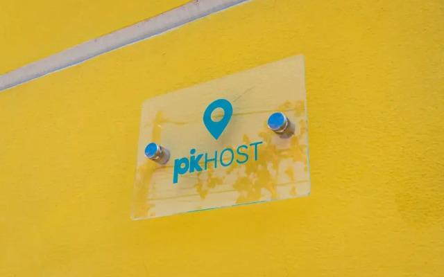 Urban Scene - Free Parking