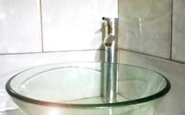 Gaudys Backpackers - Hostel