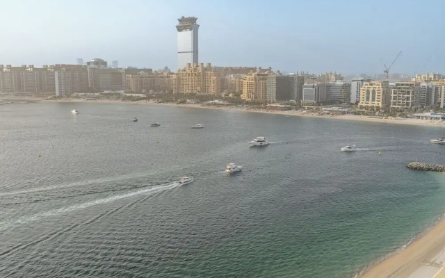 Grand Marina Bleu I Private Beach & Views I PS5 I Infinity Pool I by Skyline Serenity