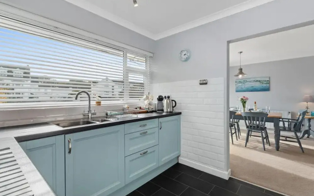 Brynawelon - Wonderful Sea and Harbour Views