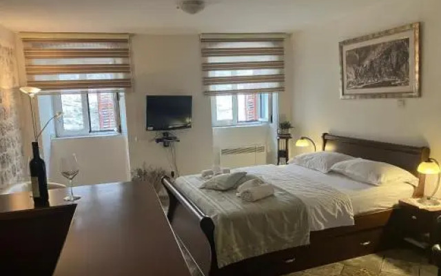 Maison du Sud / Apartment 3 Bed. in old Town Kotor