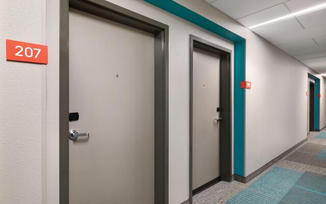 Avid Hotels Denver Airport Area by IHG