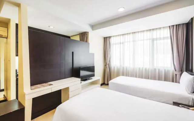 The Lavish Residence by Favstay