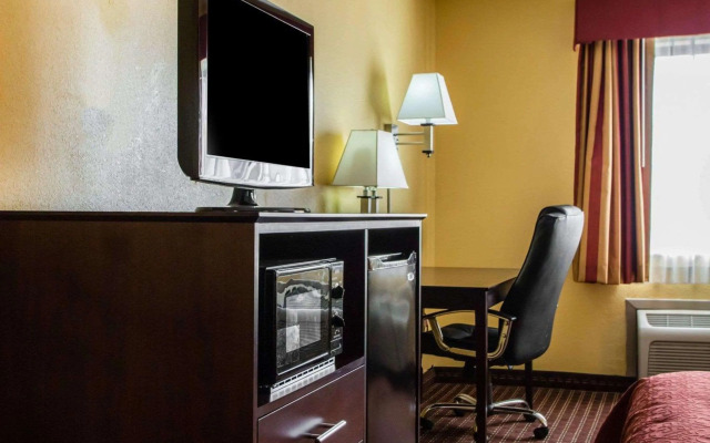 AmericInn by Wyndham Mosinee Central Wisconsin Airport