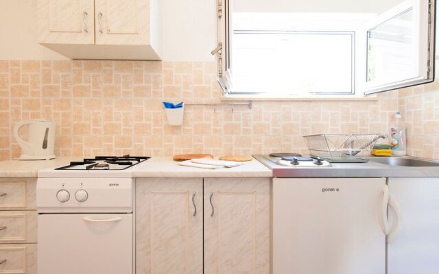 Cosy Holiday Home in Baška Voda With Terrace