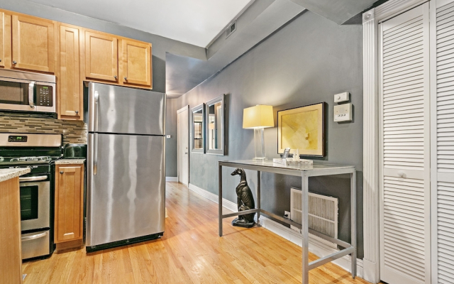 2BR Designer Apt in Festive Boystown