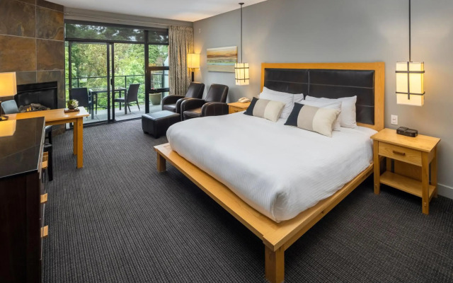 Brentwood Bay Resort & Spa
